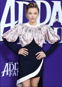 初アニメ映画化 アダムス ファミリー のウェンズデーの仮装 コスプレはインスタ映え Dolly9